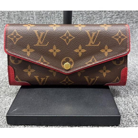 Louis Vuitton Leather Wallet 395-081325 - Picture 1 of 14